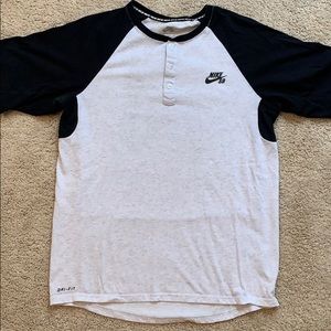 Nike SB dry fit baseball tee like new